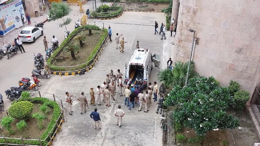अदालत भित्रै गोली चल्दा भारतमा ३ जनाको मृत्यु   